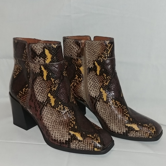 Franco Sarto snake print boots.Lether uppers . - Picture 3 of 11